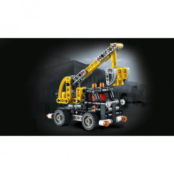 Конструктор LEGO Technic 42031 Ремонтный автокран в Якутске